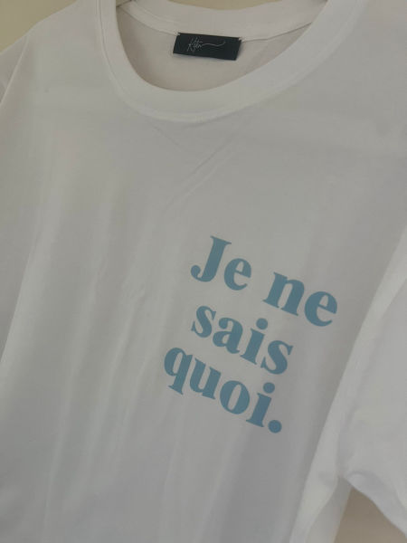 T-shirt biały z napisem 